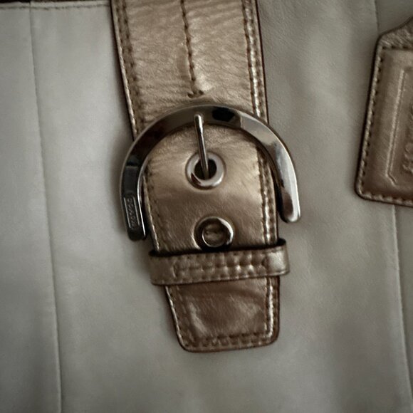 COACH Soho F18751 Cream Leather Medium East West Tote Shoulder Bag Gold Trim - Picture 3 of 13